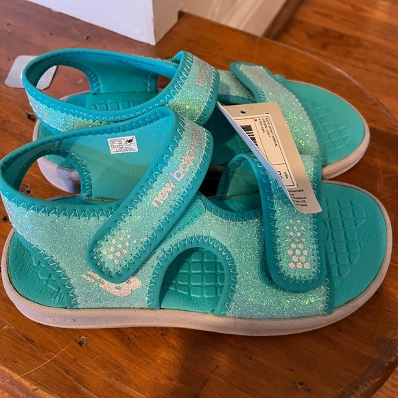 NWT New Balance sport sandals size 2 - Picture 2 of 7